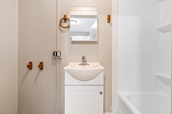 Building Photo - 14-24 C street