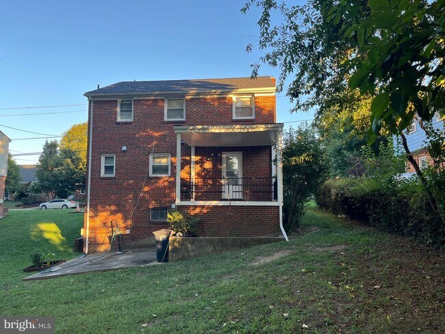 Building Photo - 6518 8th Ave
