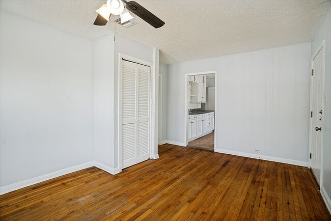 Building Photo - 2514 Waverly Ave