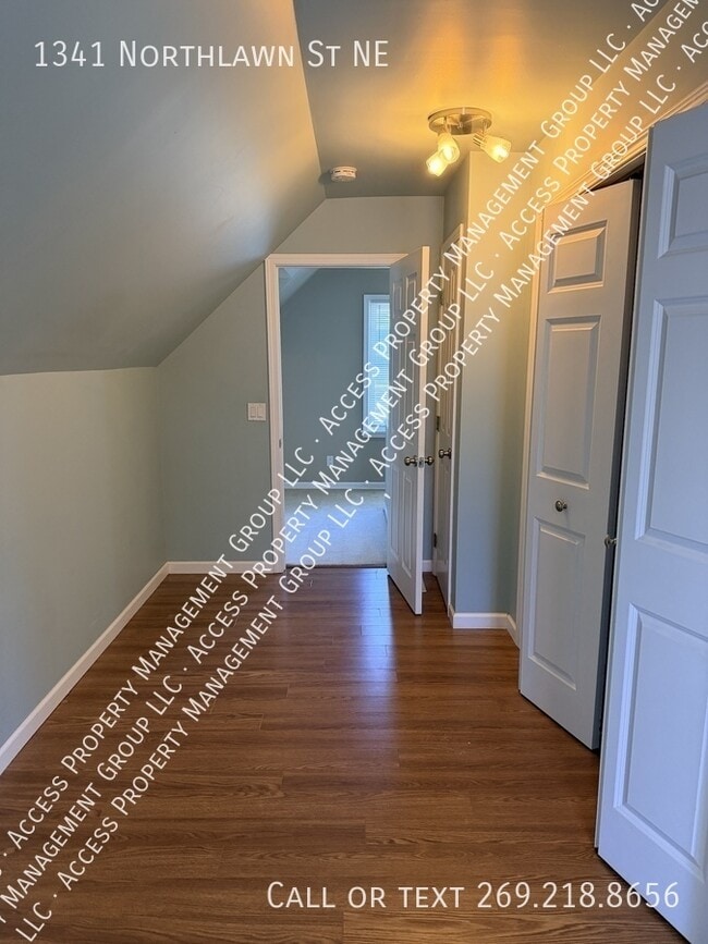 Building Photo - 1341 Northlawn St NE