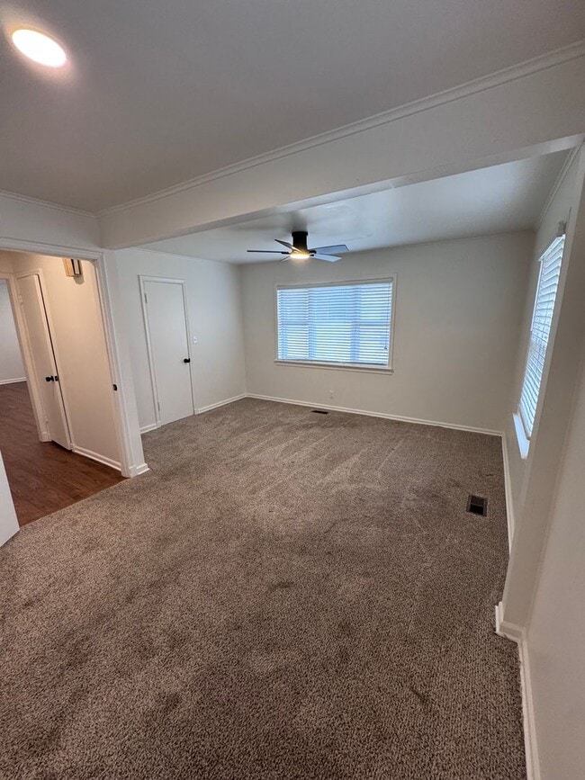 Building Photo - Midtown Charmer 2 Bed 2 Bath! Gorgeous Updates!