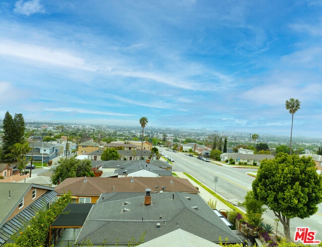 Building Photo - 5958 Overhill Dr