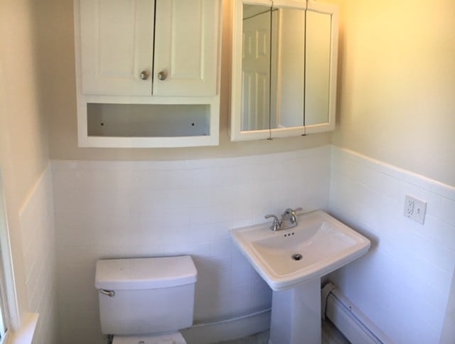 Building Photo - 40 Hobart Ln