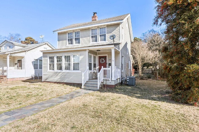 Building Photo - 102 Pear Ave