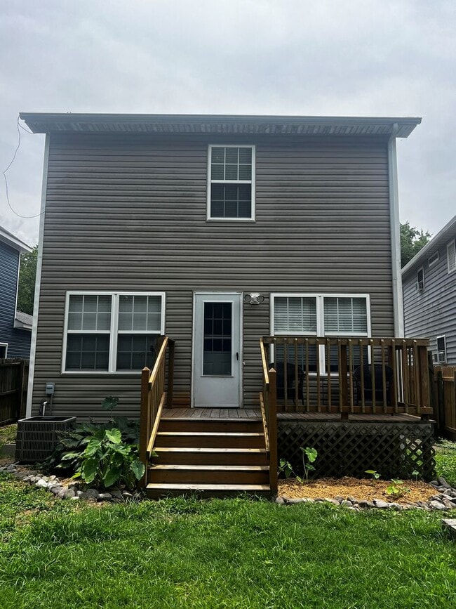 Building Photo - Huntersville