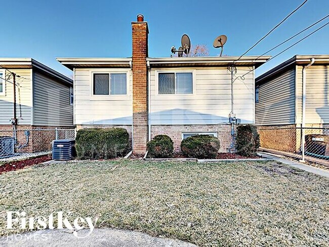 Building Photo - 7919 Oak Park Ave