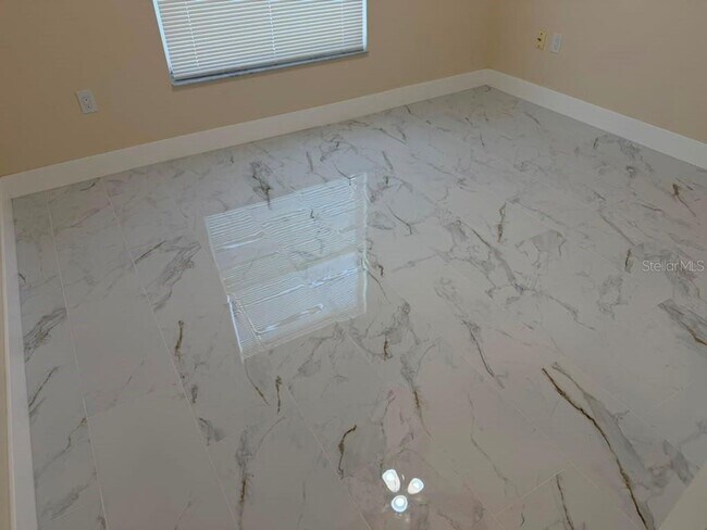 Building Photo - 351 Corsica Ct