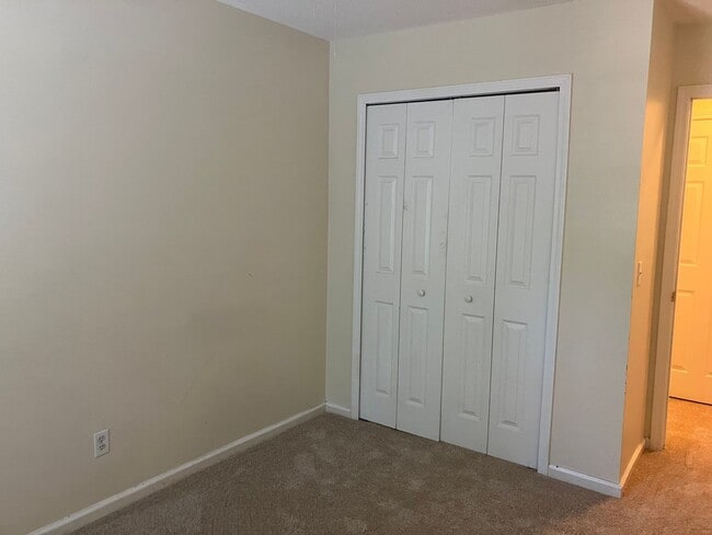 Building Photo - 3BR / 2.5BA @ Westbury Park