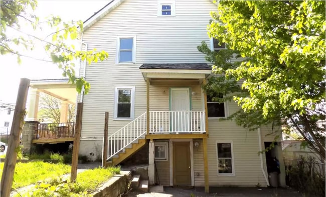 Building Photo - 1210 Swetland St