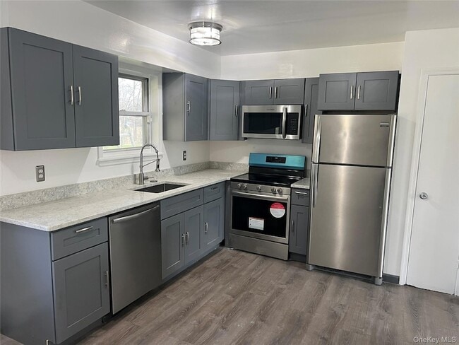 Building Photo - 2944 New York 17k Unit B