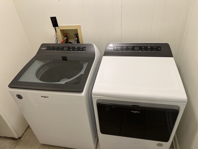 Building Photo - 1713 Burney Branch Dr