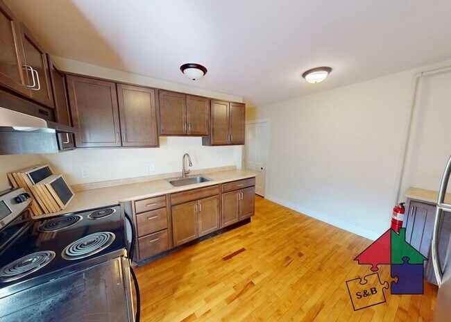 Building Photo - 123 Hill St