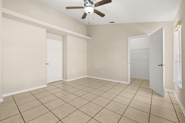 Building Photo - 3145 Stonehurst Cir