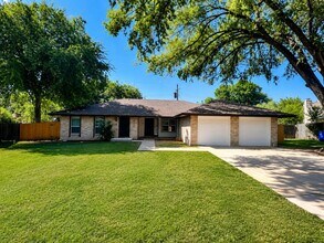 Building Photo - 8012 Pinedale Cove