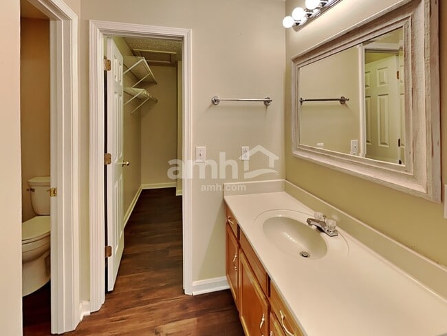 Building Photo - 3110 N Waterford Ct