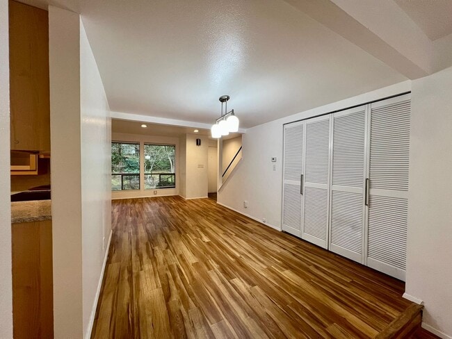 Building Photo - Westside Condo w/ Pool & Garage (Water Included)