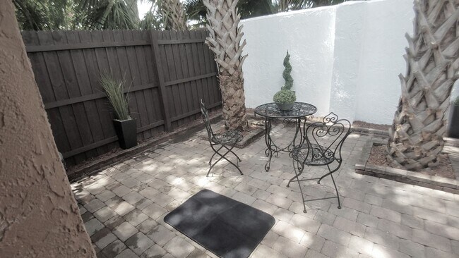 Building Photo - Beautiful  Furnished 1/1 condo x Rent  in Winter Park Next to Full Sail University !