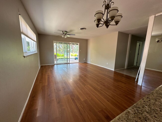 Building Photo - Centrally Located 3 Bedroom, 1.5 La Mesa H...