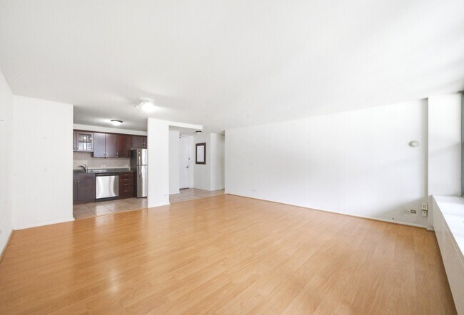 Building Photo - 400 E Randolph St