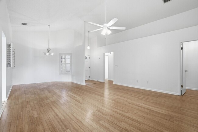 Building Photo - 212 Pheasant Run