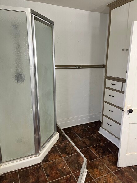 Building Photo - 218 Hammond Ave