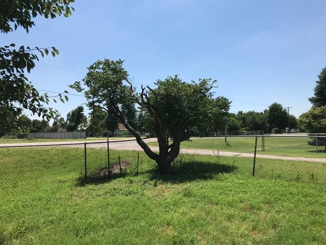 Building Photo - Single Family Home