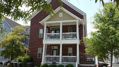 Building Photo - Riverfront Golf Community Apartment near S...