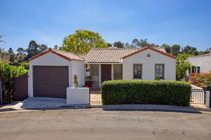 Building Photo - 1505 Stanford Dr