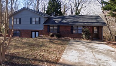 Building Photo - 1120 Sweetwater Cir
