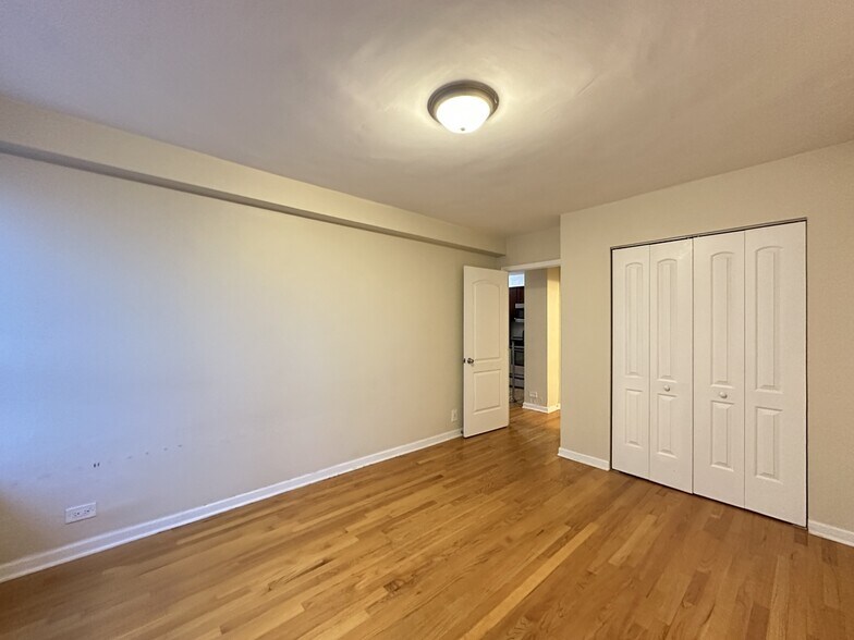 Building Photo - 4180 N Marine Dr