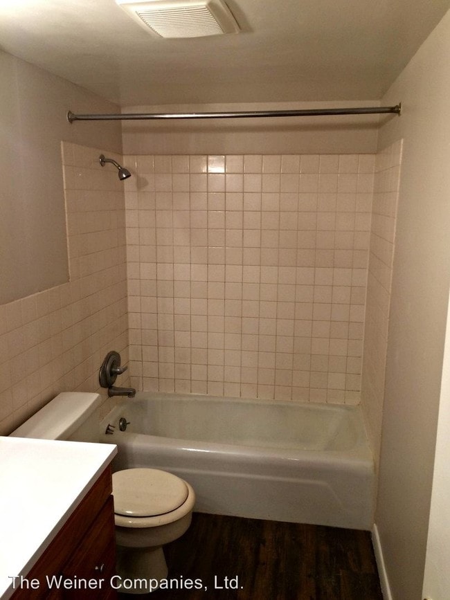 Building Photo - 407 W White St