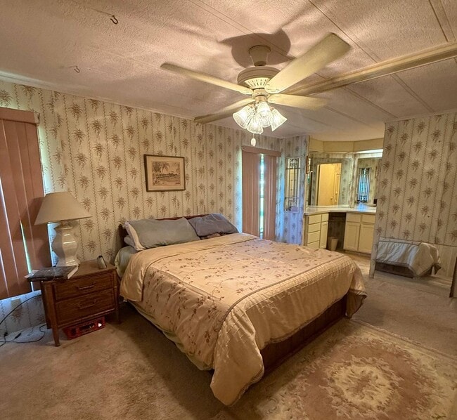 Building Photo - 128 Needle Palm Ln