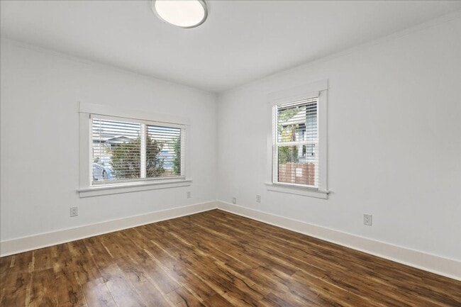 Building Photo - Charming 3-Bedroom Craftsman with Modern U...