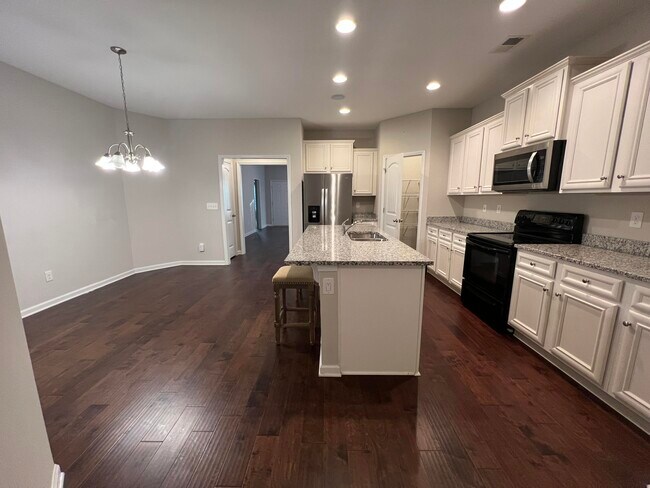 Building Photo - 3177 Mayflower Ln