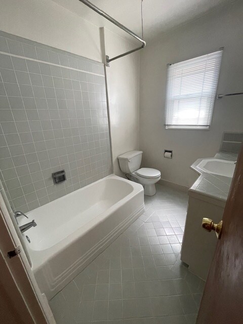 Bathroon - 6951 Kittyhawk Ave