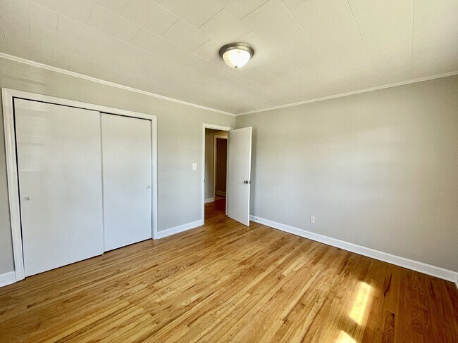 Building Photo - 3 Bed, 1 Bath Nest In Raeford
