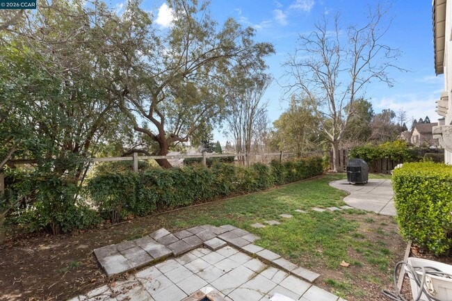 Building Photo - 342 Newcastle Ln