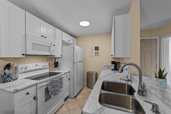 Building Photo - 1356 Glenns Bay Rd