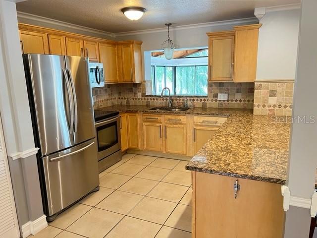Building Photo - 2615 S Crystal Lake Dr