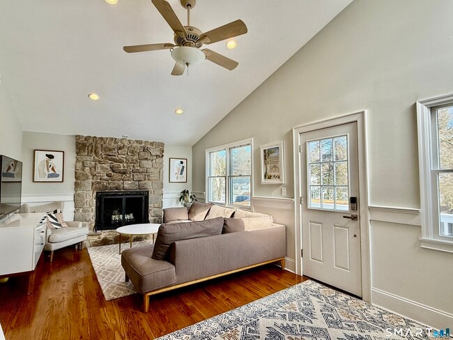 Building Photo - 23 Sleepyhollow Dr