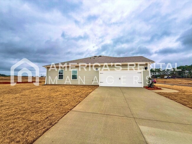 Building Photo - Spacious Single-Story Living in Vance, AL! Available to View Now! REDUCED PRICE!  DEPOSIT PENDING!!
