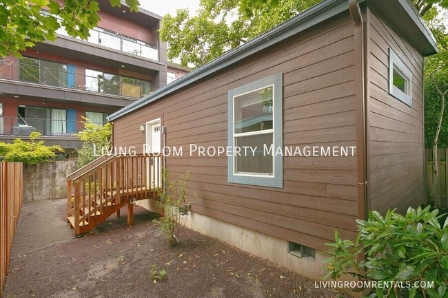 Building Photo - 1520 SE 44th Ave