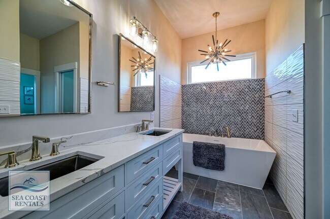 Building Photo - OFF-SEASON MONTHLY RENTAL - IT'S A BIG DILL!!