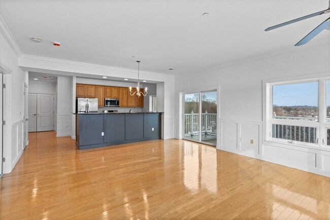 Building Photo - 527 Pawtucket Blvd