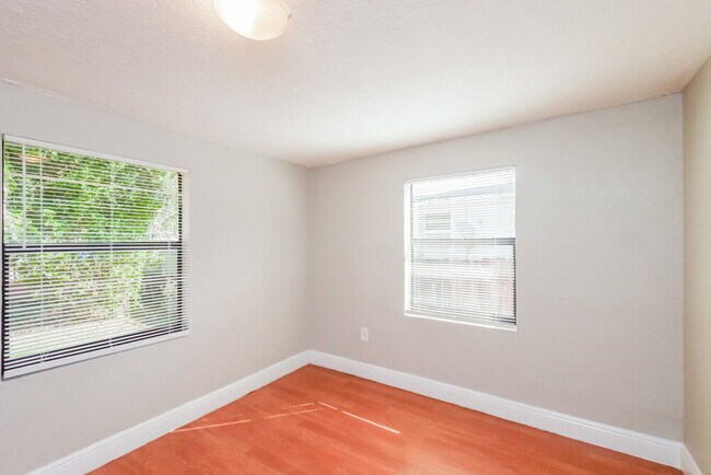 Building Photo - 1826 NW 85th St