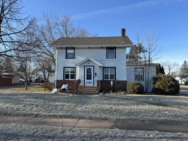 Building Photo - 1502 east 5th street