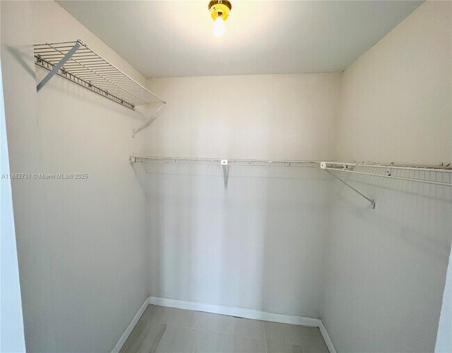 Building Photo - 16909 N Bay Rd