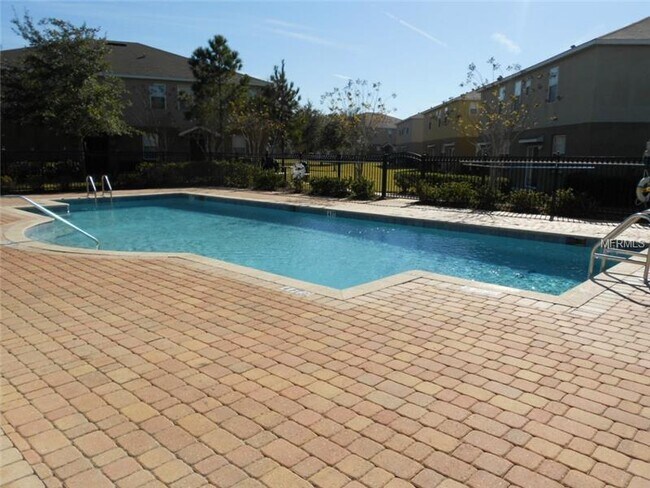 Building Photo - MOVE IN SPECIAL-3/2.5 Spacious Townhouse w/ 2 Car Garage in St. Cloud