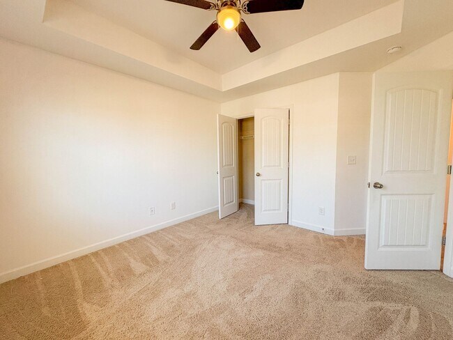 Building Photo - 829 Bellingham Way