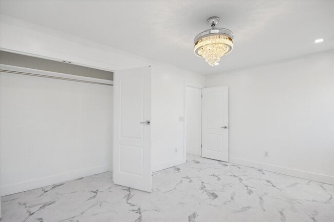 Building Photo - $200 RENT CREDIT | MOVE-IN READY! (Pet Friendly)